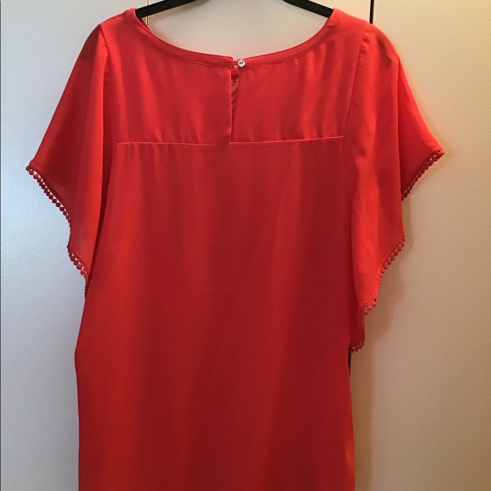 Red blouse - Picture 2 of 4